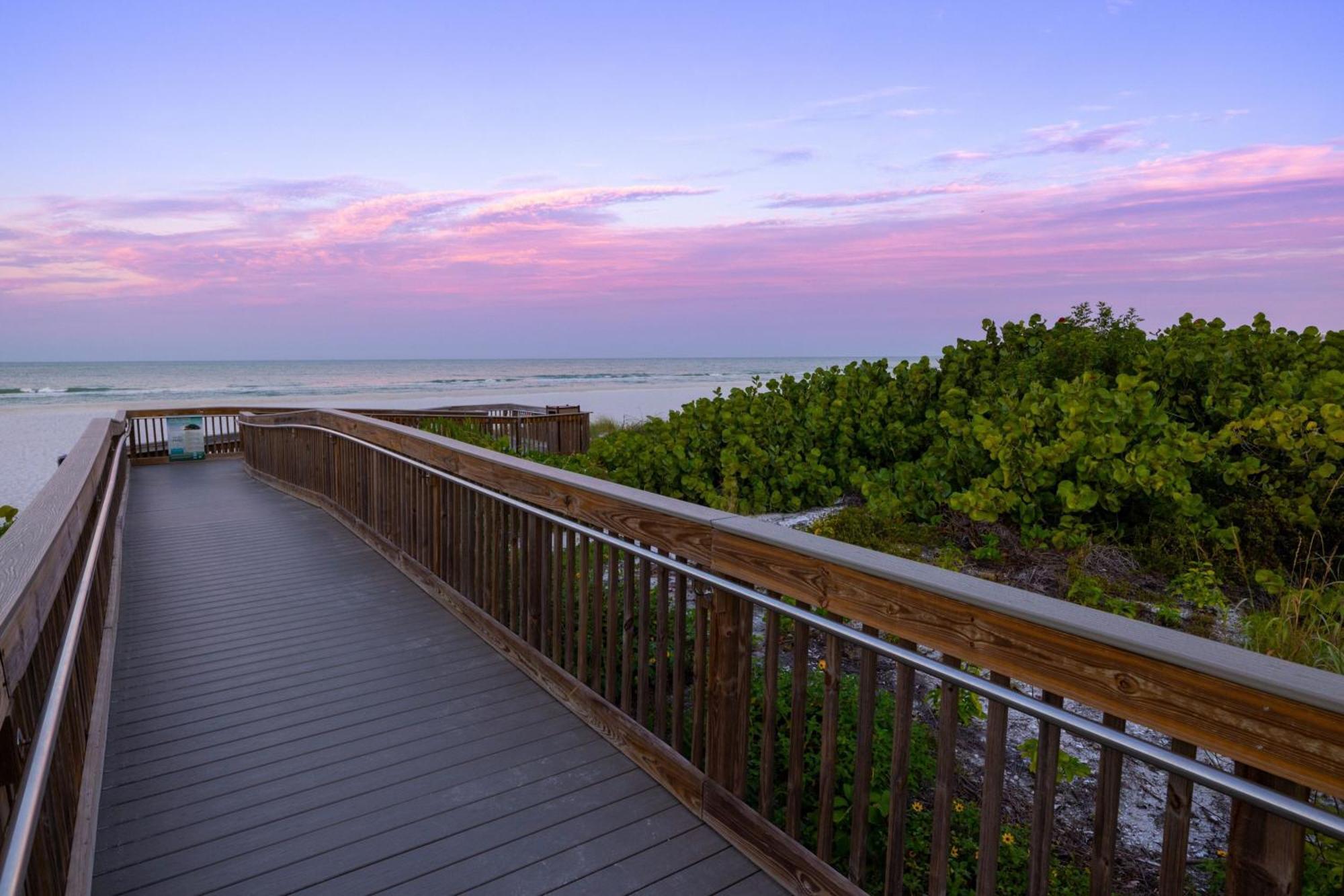 Marriott'S Crystal Shores Hotel Marco Island Exterior photo